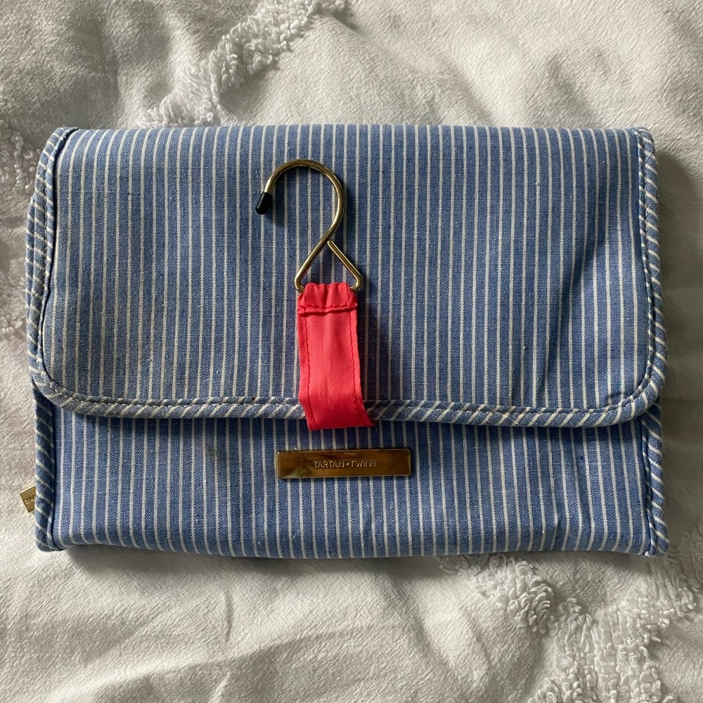 Tartan + Twine Hanging Travel Organizer